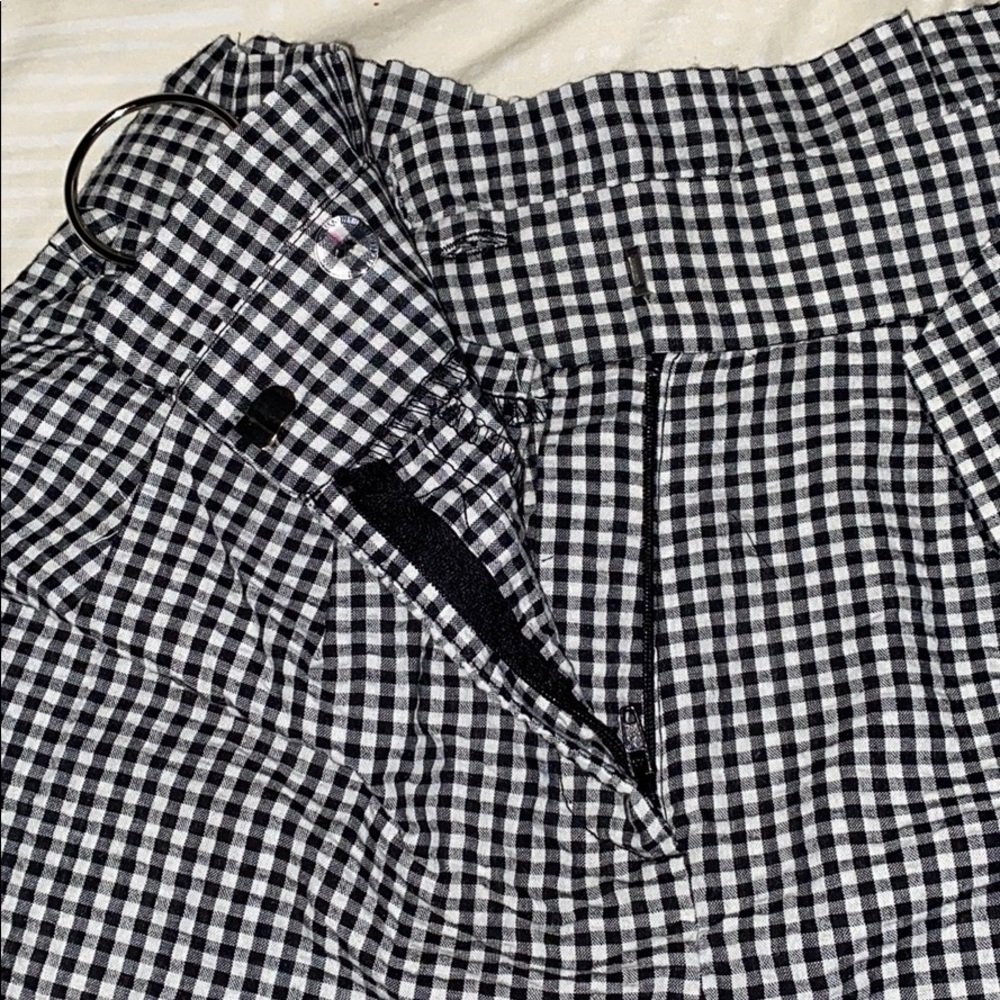 NEW. Checker Shorts - Picture 5 of 5